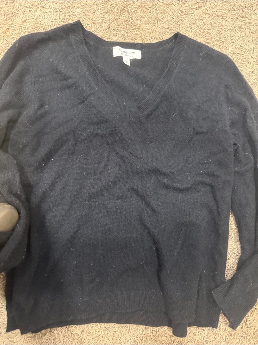 Nordstrom Women’s black V-Neck 100% cashmere Sweater